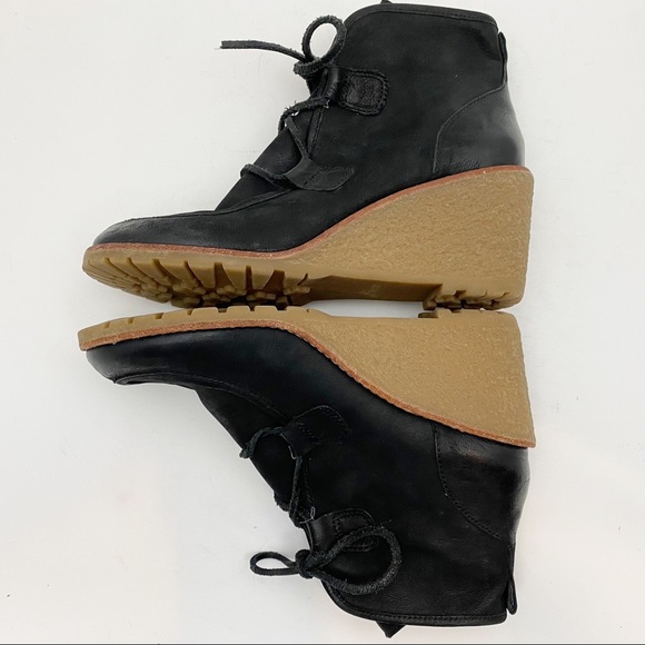 G.H. BASS & Co. Teresa Black Wedge Heel Lace Up Ankle Boots - Size 9M - Picture 3 of 6